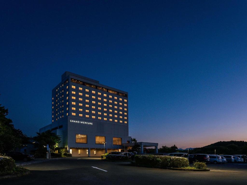Grand Mercure Nasu Highlands Resort Spa Exterior Night