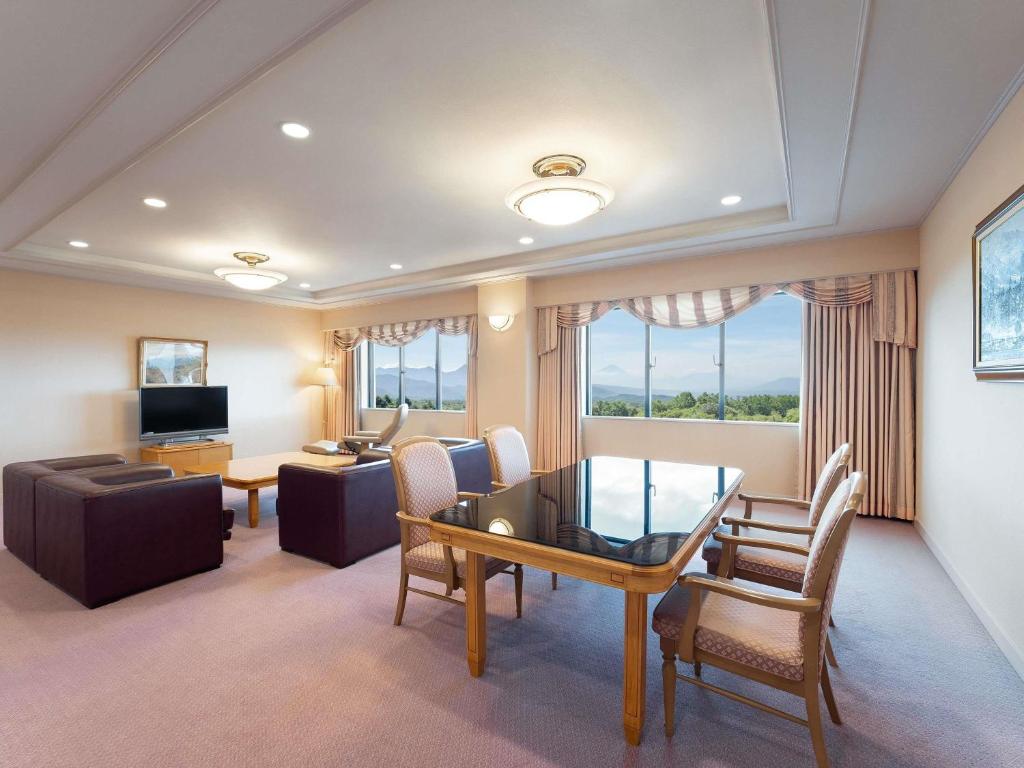 Grand Mercure Yatsugatake Resort Spa Suite Room
