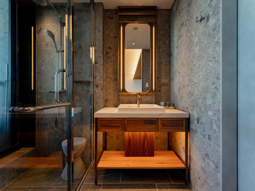 Greenity Iwata Modern Bathroom
