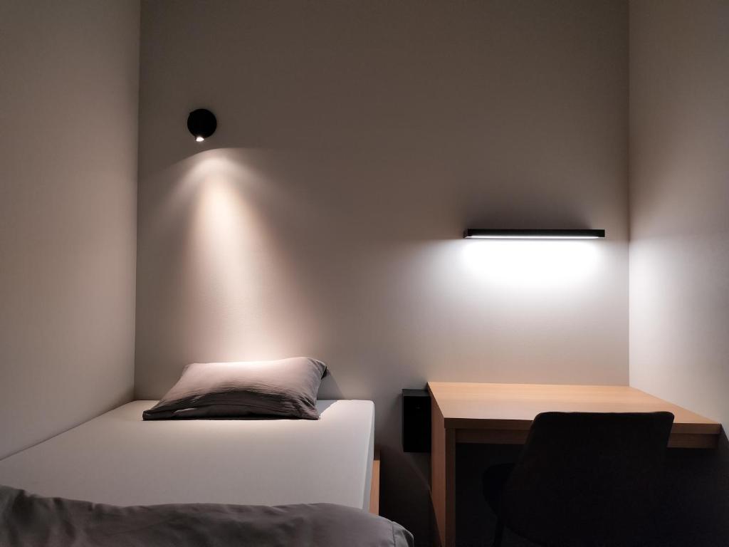 Guesthouse Leu Single Room Desk