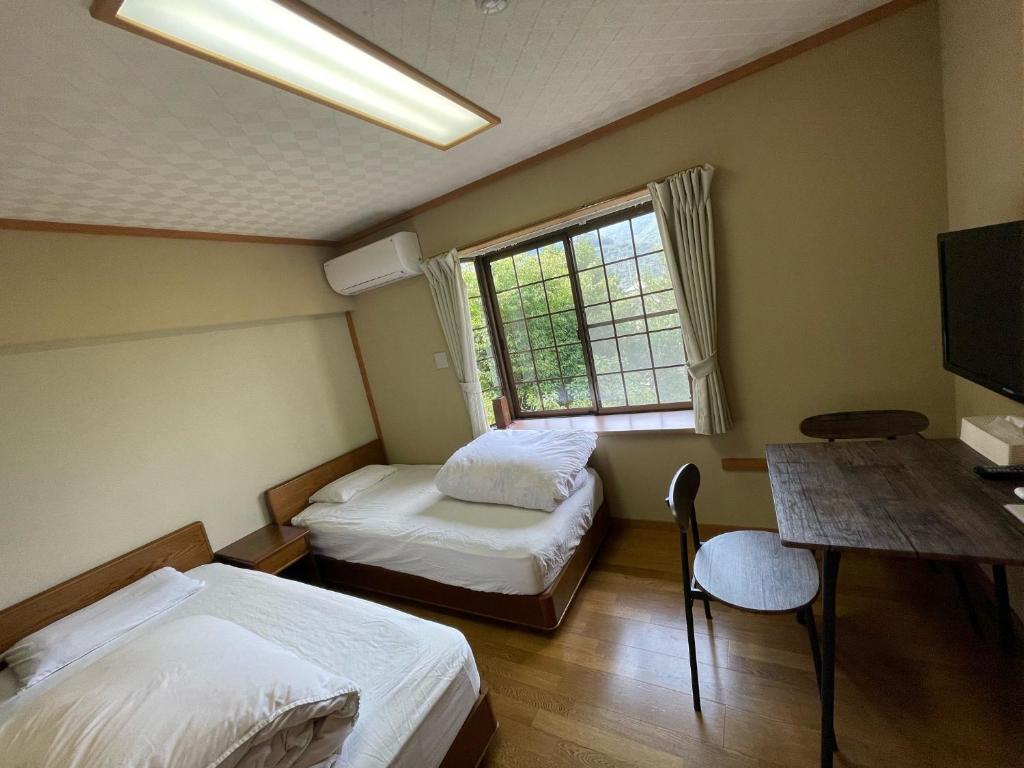 Guesthouse Riraku Twin Room