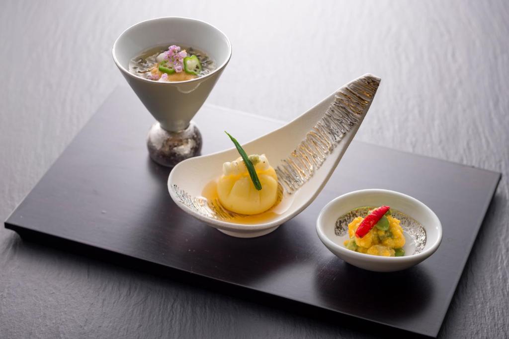 Hakkai Mokuhanakan Kaiseki Appetizer