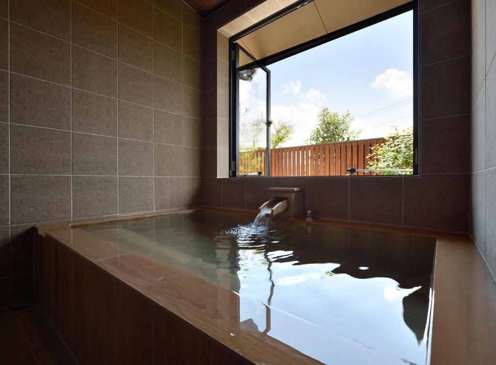 Hakkai Mokuhanakan Private Onsen Bath