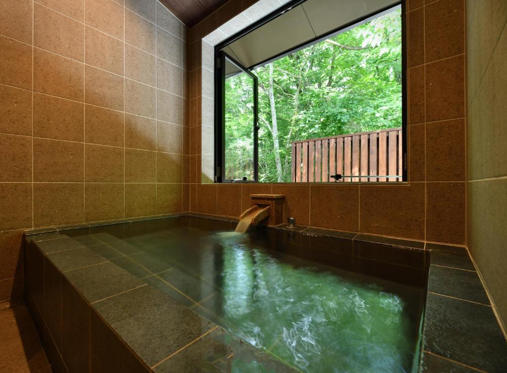 Hakkai Mokuhanakan Private Onsen Bath