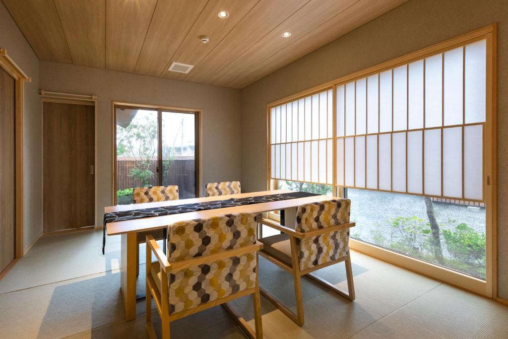Hakkai Mokuhanakan Tatami Dining Room