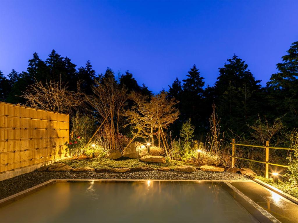 Hakone Yunohana Prince Hotel Outdoor Onsen Night