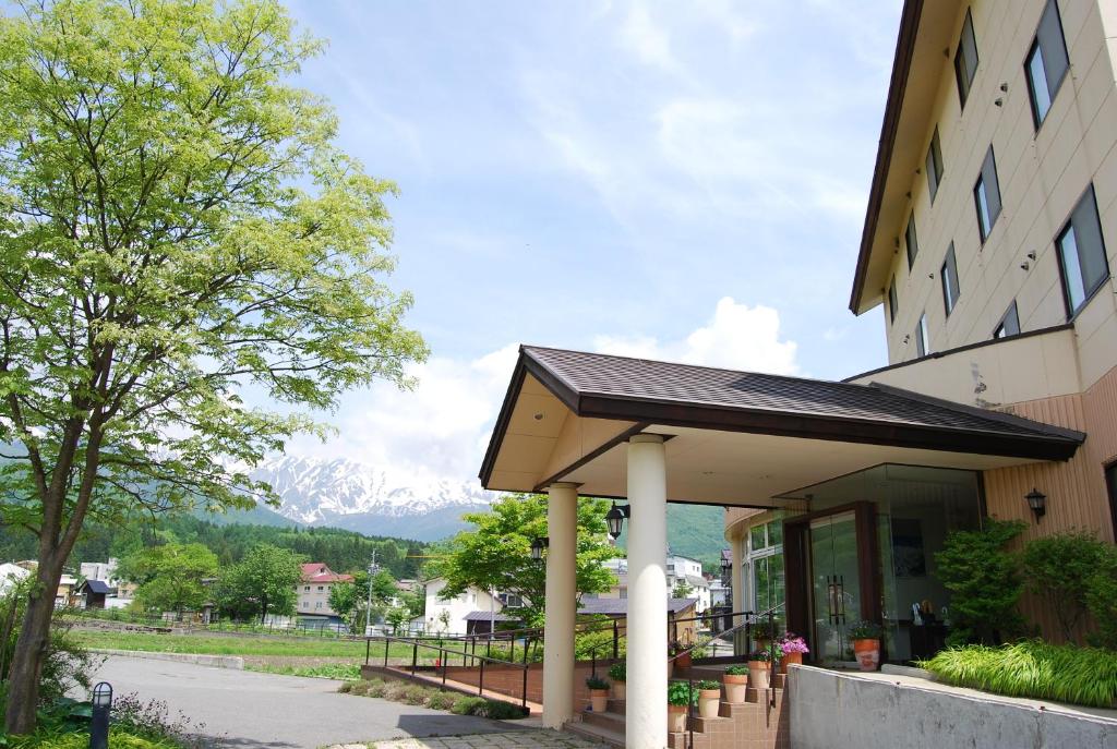 Hakuba Panorama Hotel Exterior Mountain View