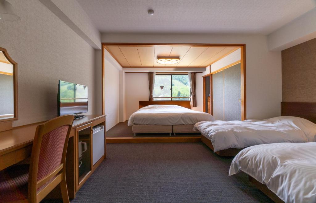 Hakuba Panorama Hotel Japanese Western Room