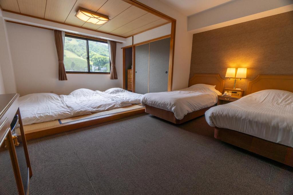 Hakuba Panorama Hotel Japanese Western Room