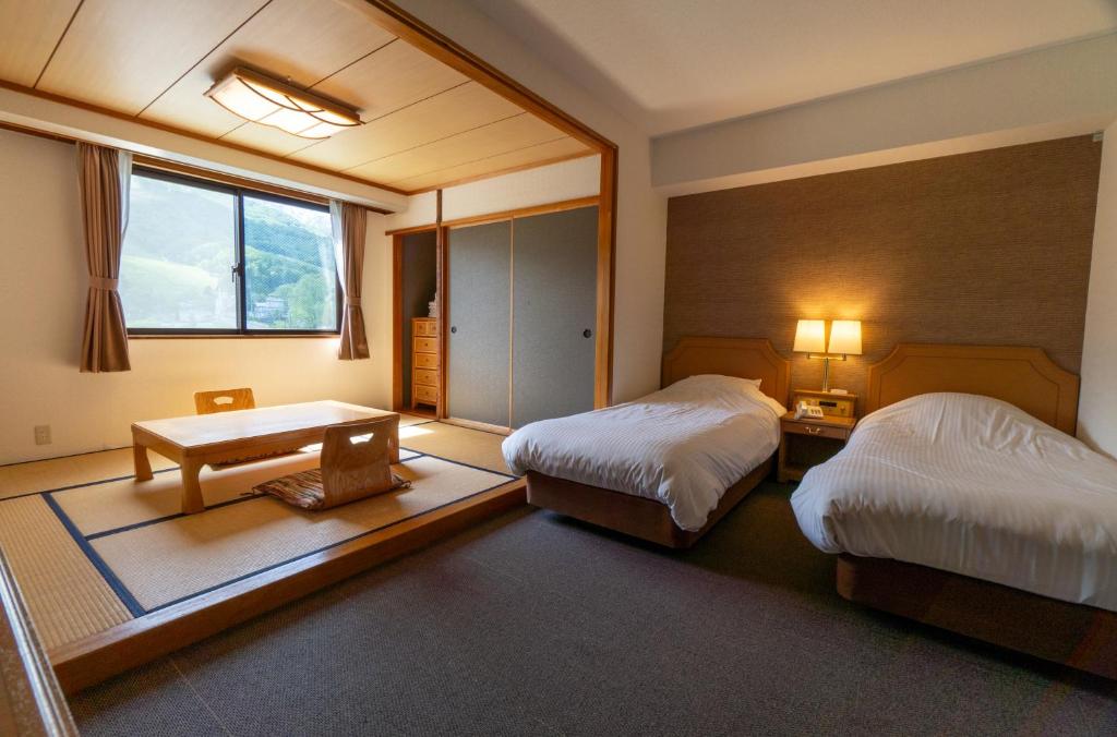 Hakuba Panorama Hotel Japanese Western Room