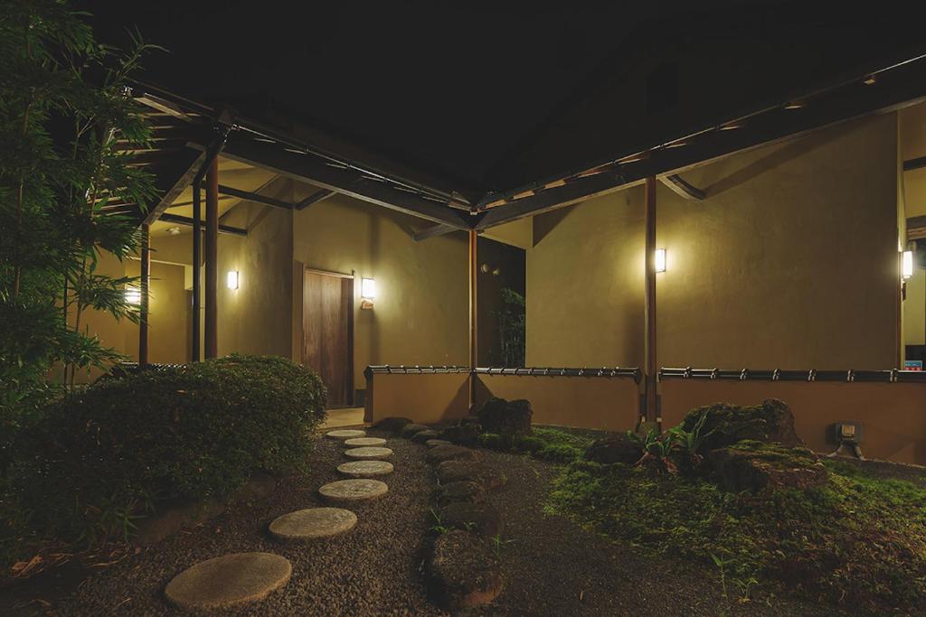 Hanare Yado Yoshizumi Night Garden Path