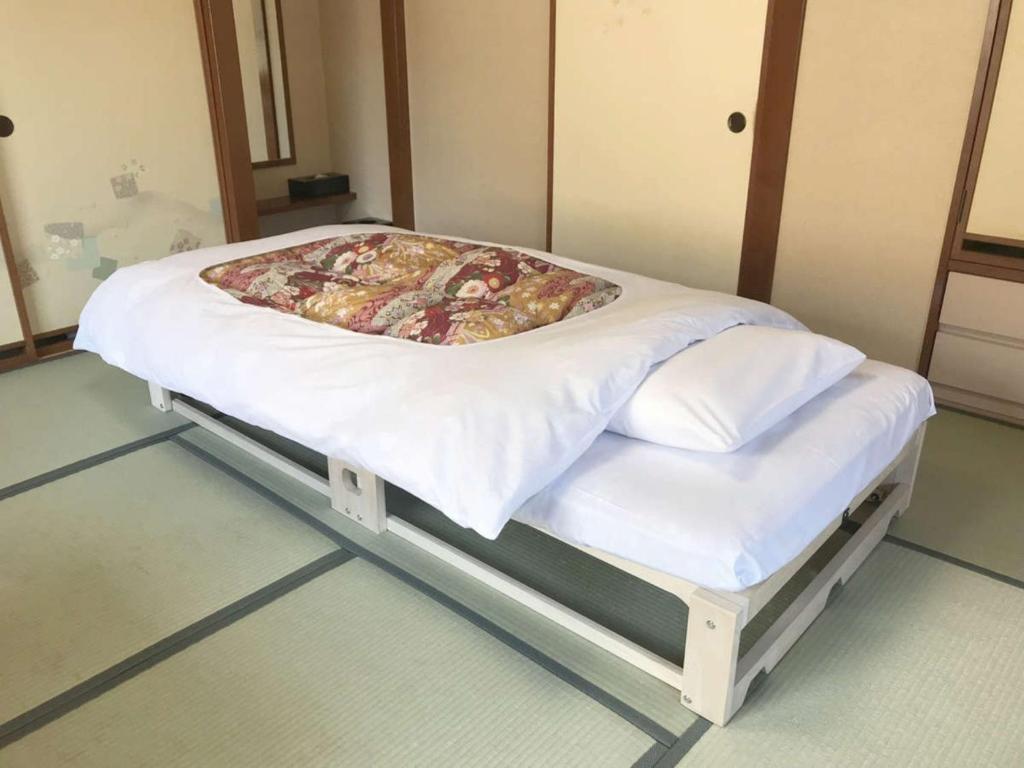 Harumiya Ryokan Tatami Bedroom