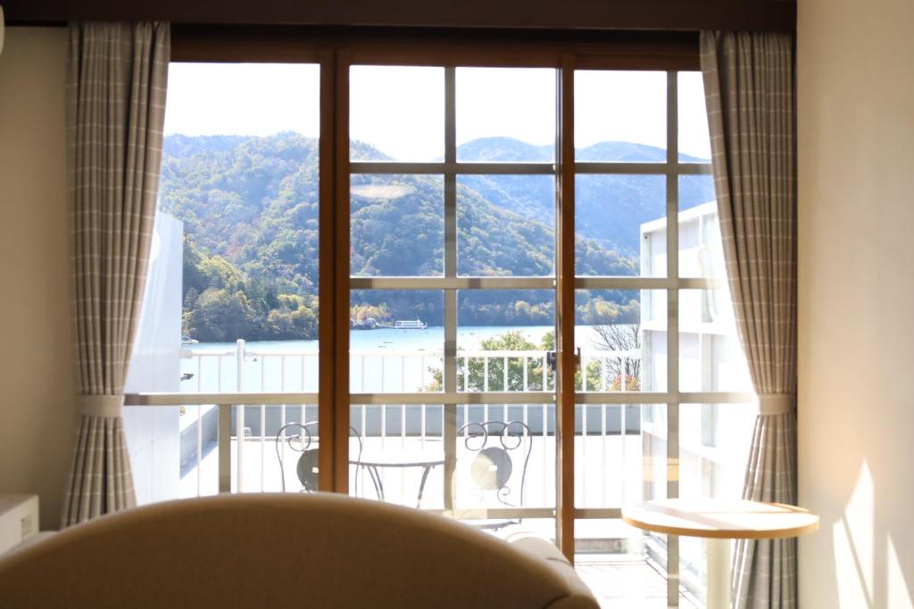 Hatago Nagomi Lake View Room