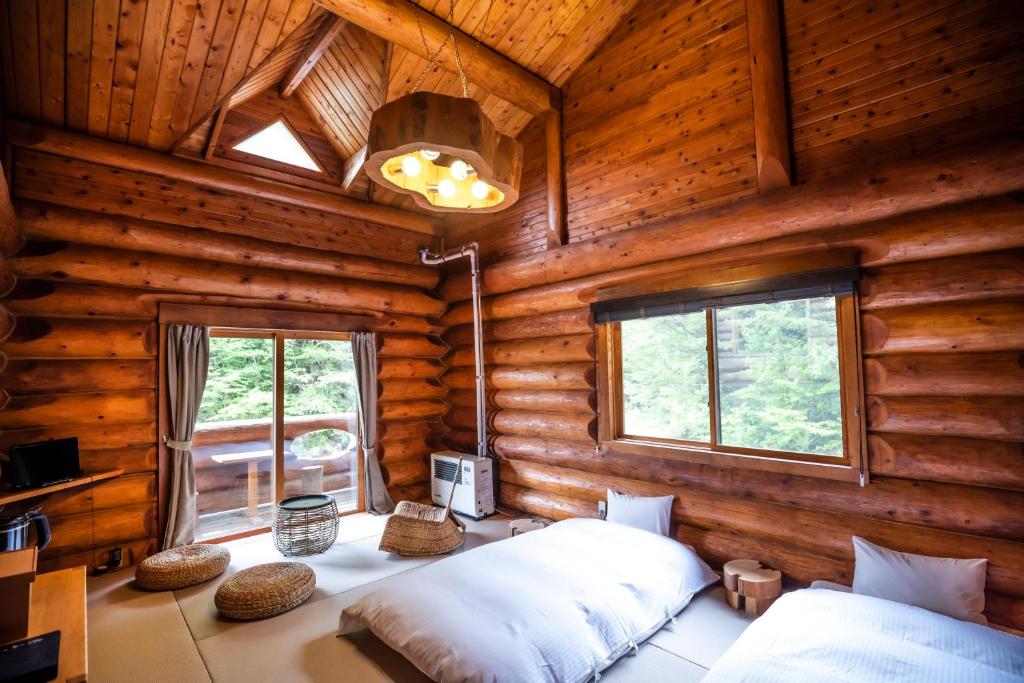 Hatcho No Yu Log Cabin Tatami Room