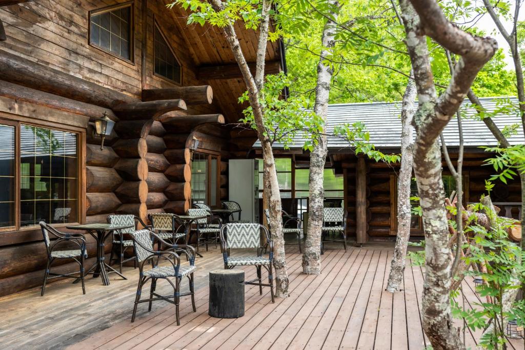 Hatcho No Yu Wooden Deck