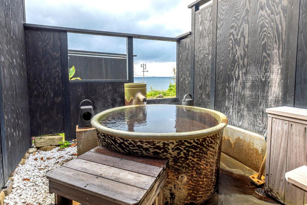 Hiina Hotel Open Air Onsen Bath