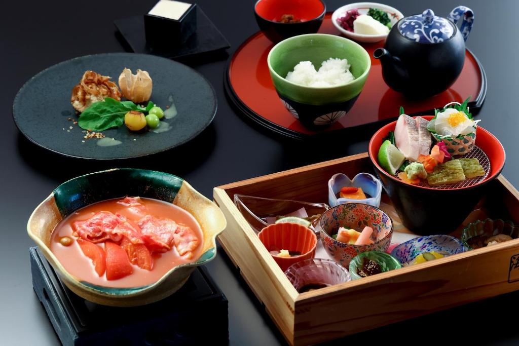 Himi Umiakari Onsen Hotel Kaiseki Meal