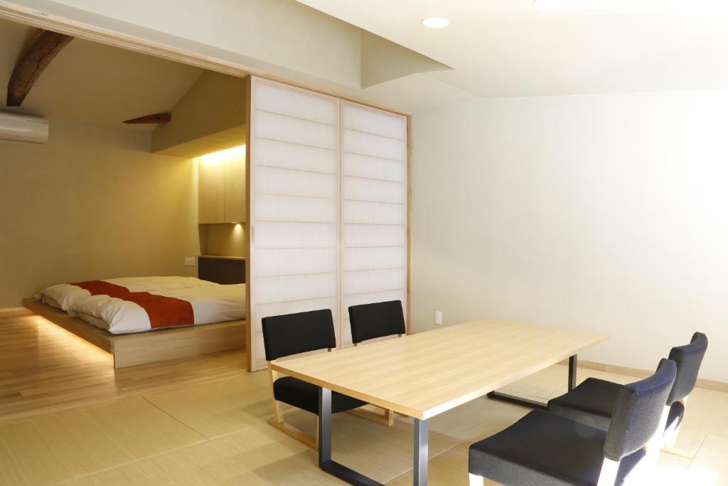 Hinatami Kan Ryokan Tatami Room
