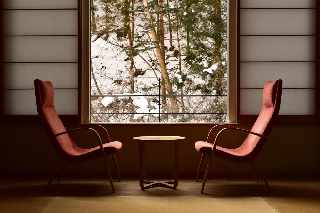 Hinatami Kan Ryokan Window Seating