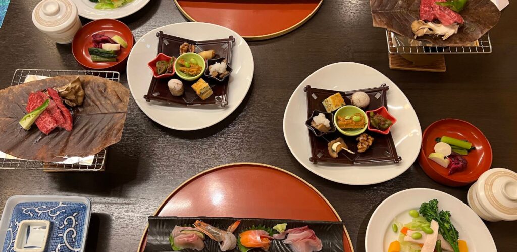 Hishino Onsen Tokiwakan Kaiseki Dinner