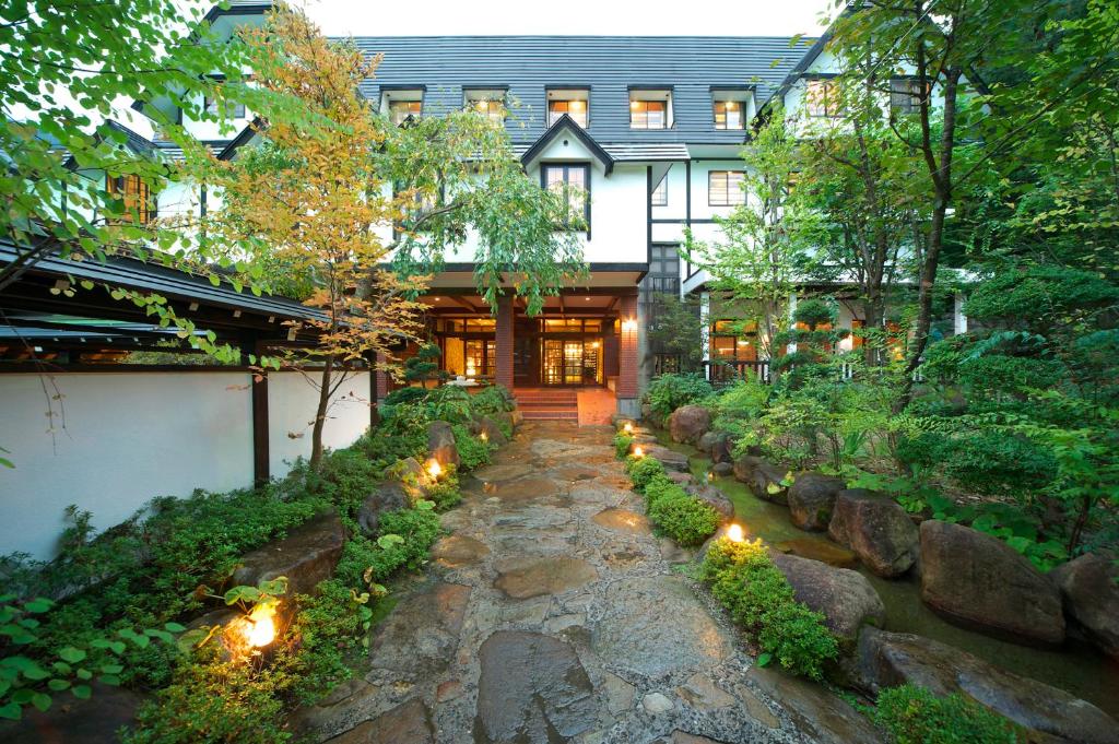 Hodakaso Yamano Hotel Garden Entrance