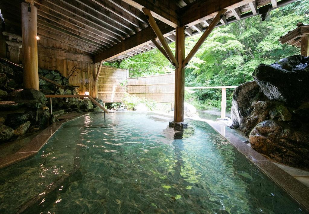 Honke Bankyu Open Air Onsen