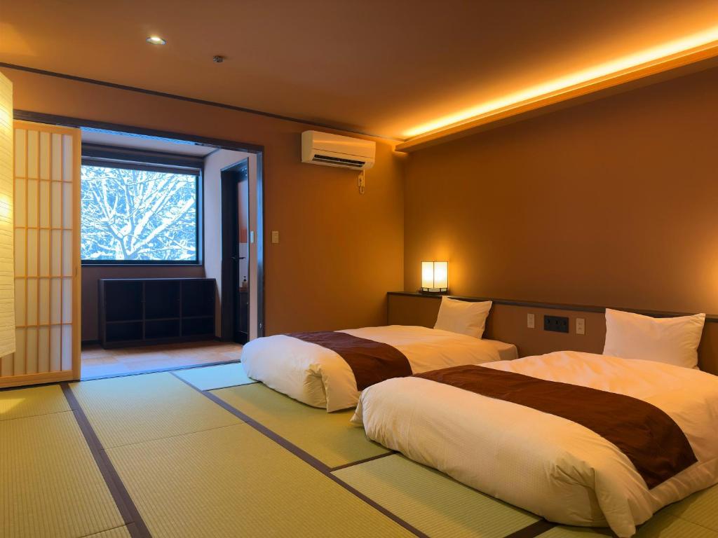 Honke Bankyu Tatami Twin Room