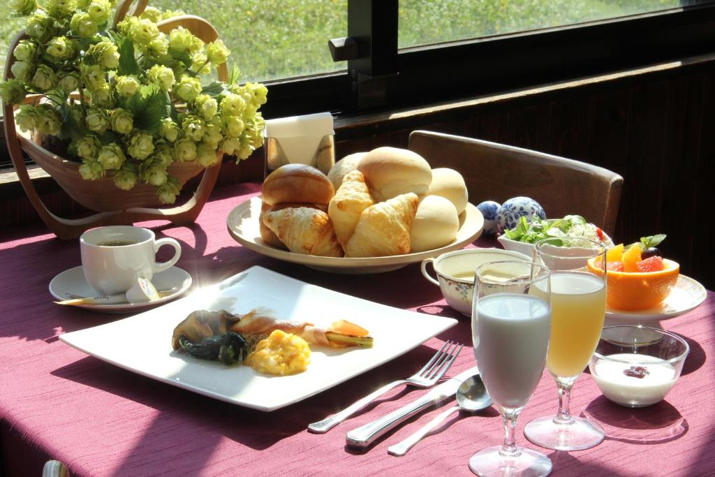 Hotel Belle Cour Inomata Breakfast Table