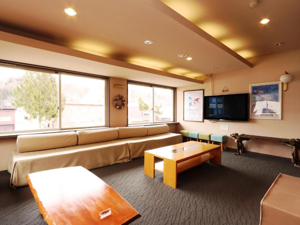 Hotel Cerulean Alpine Lounge