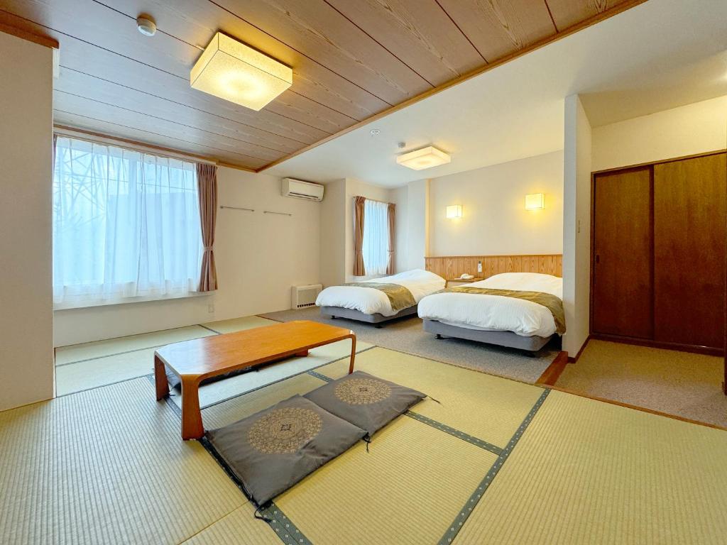 Hotel Cerulean Alpine Tatami Room