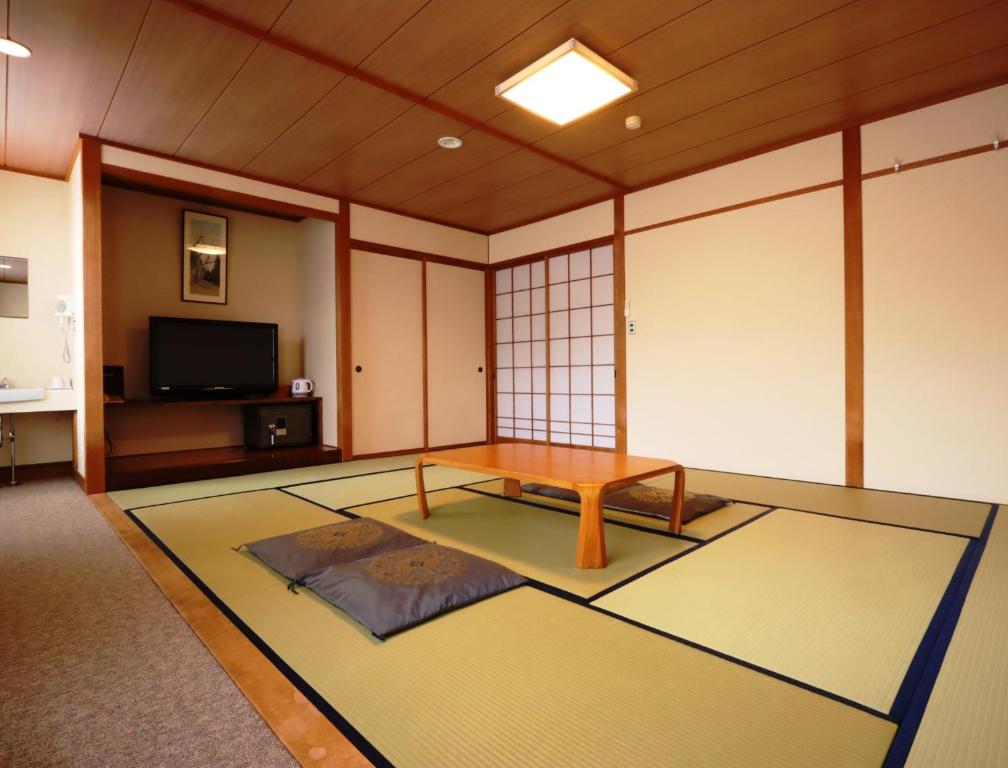 Hotel Cerulean Alpine Tatami Room