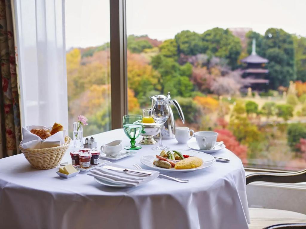 Hotel Chinzanso Tokyo Breakfast Garden View
