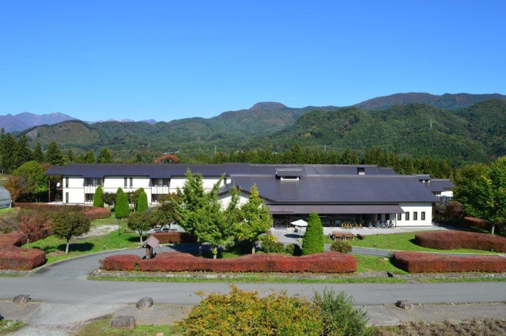 Hotel Familio Minakami Ryokan Exterior
