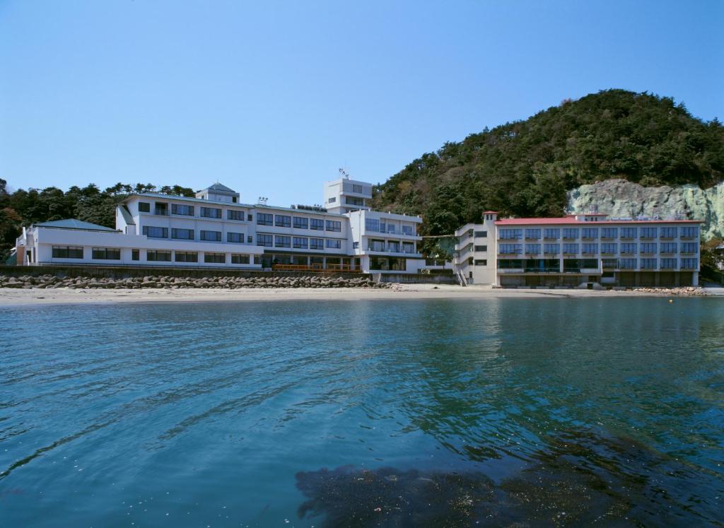 Hotel Hirose Beachfront Exterior