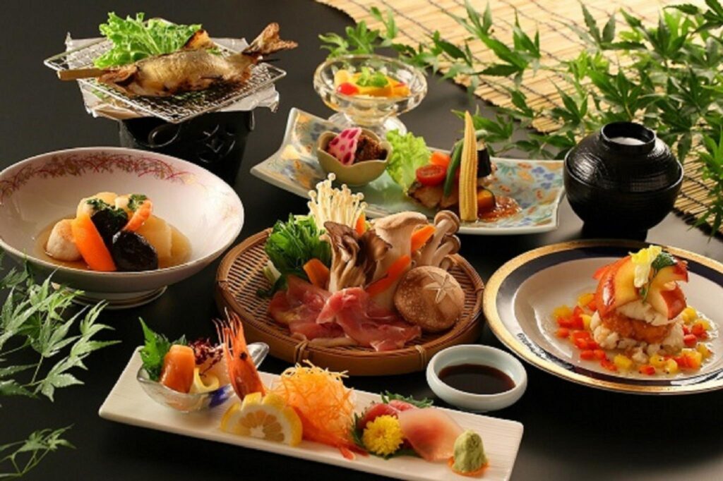 Hotel Housei Dinner Plates