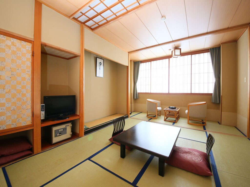 Hotel Housei Large Tatami Room