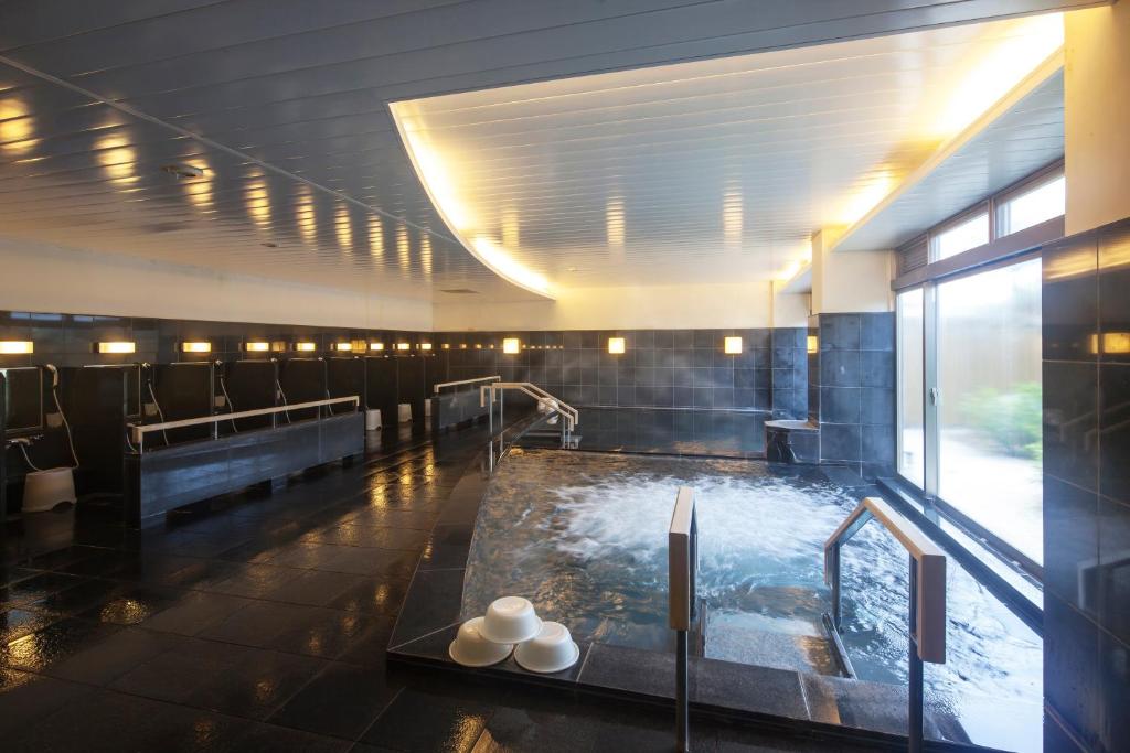 Hotel Izukyu Indoor Onsen Bath