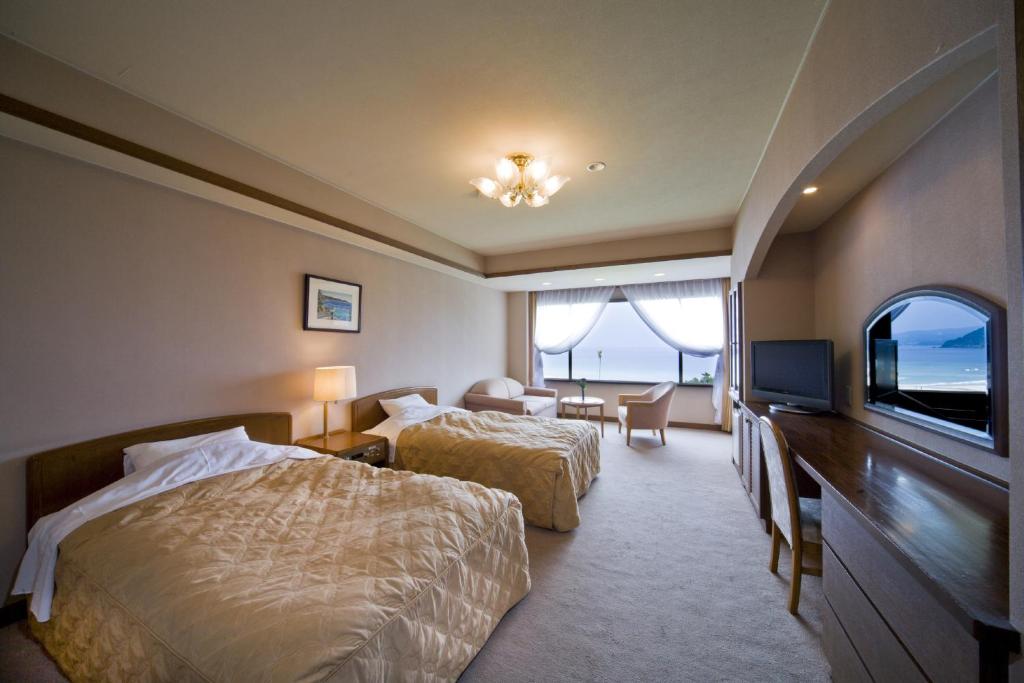 Hotel Izukyu Twin Room Ocean View