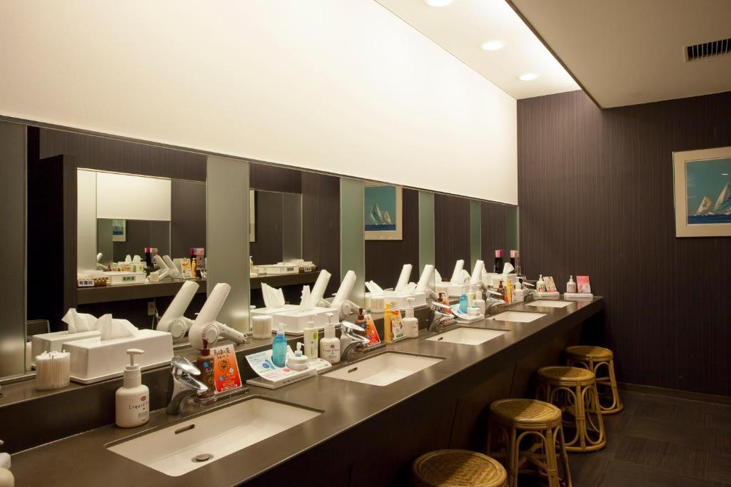 Hotel Izukyu Vanity Room