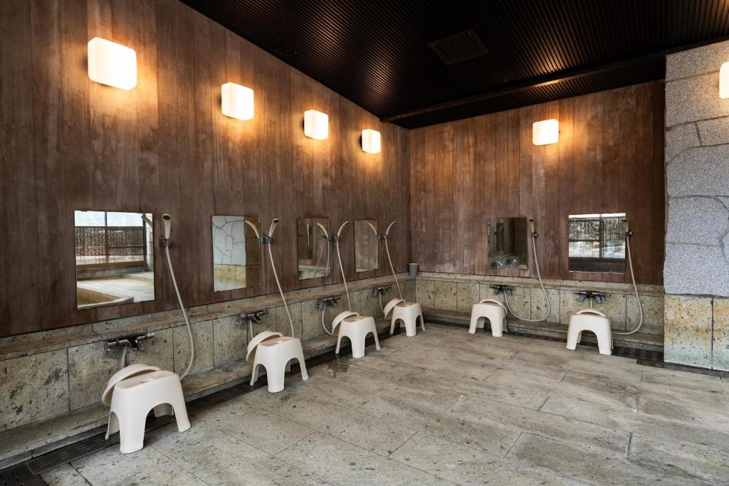 Hotel K Echigo Yuzawa Onsen Ryokan Bathhouse Washing Area
