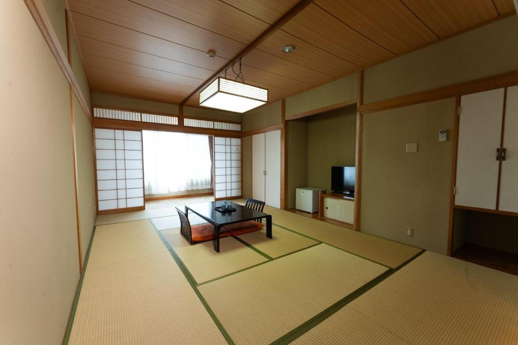 Hotel K Echigo Yuzawa Onsen Ryokan Tatami Room