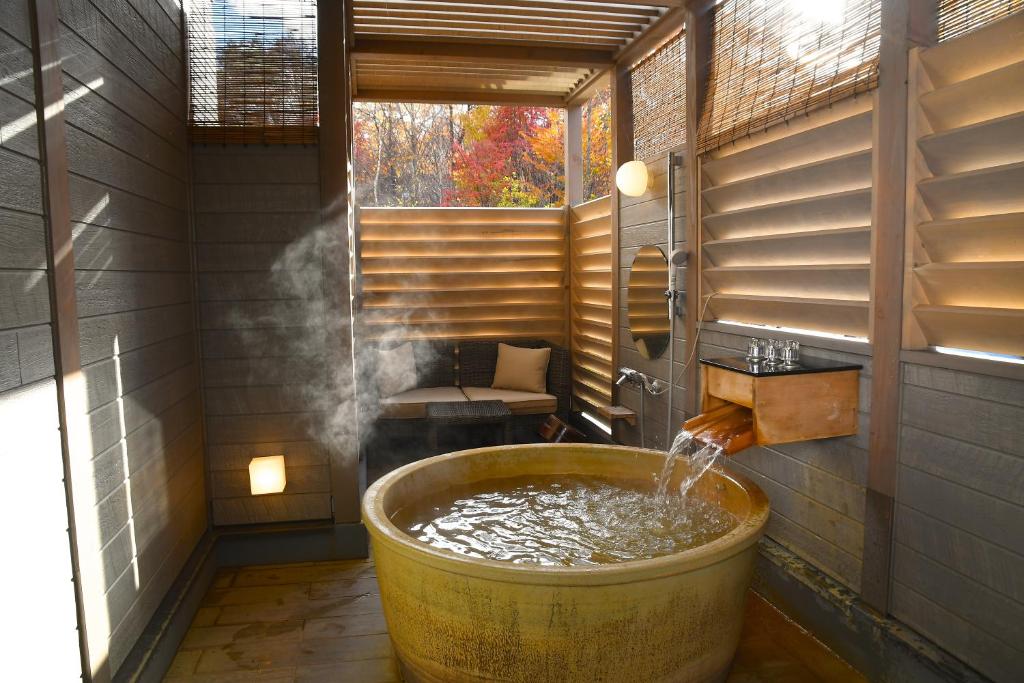 Hotel Karuizawa 1130 Open Air Onsen Bath