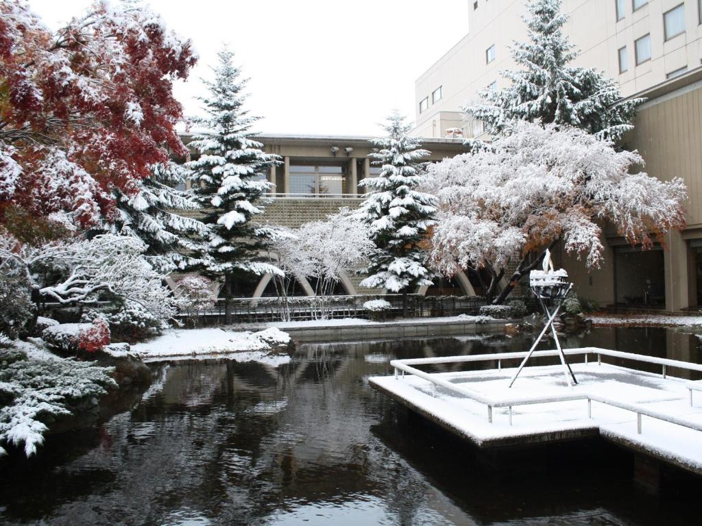 Hotel Kazuno Snowy Garden Pond
