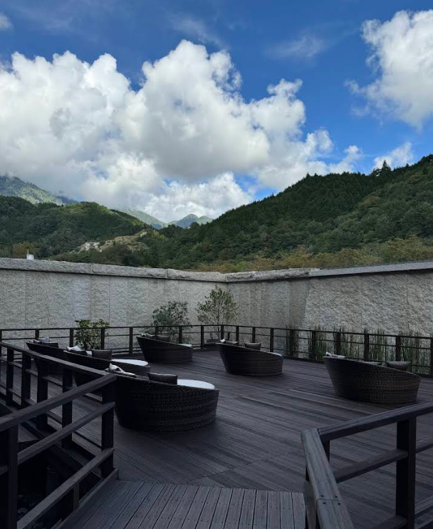 Hotel Kisoji Mountain View Deck