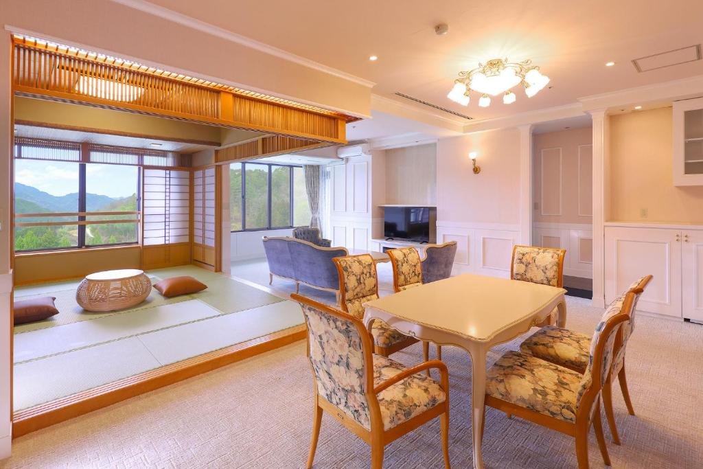 Hotel Kisoji Tatami Room