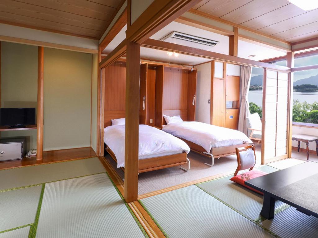 Hotel Koryu Tatami Room