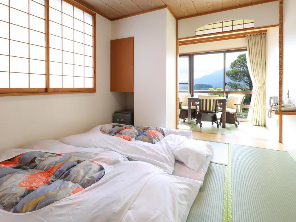 Hotel Koryu Tatami Room
