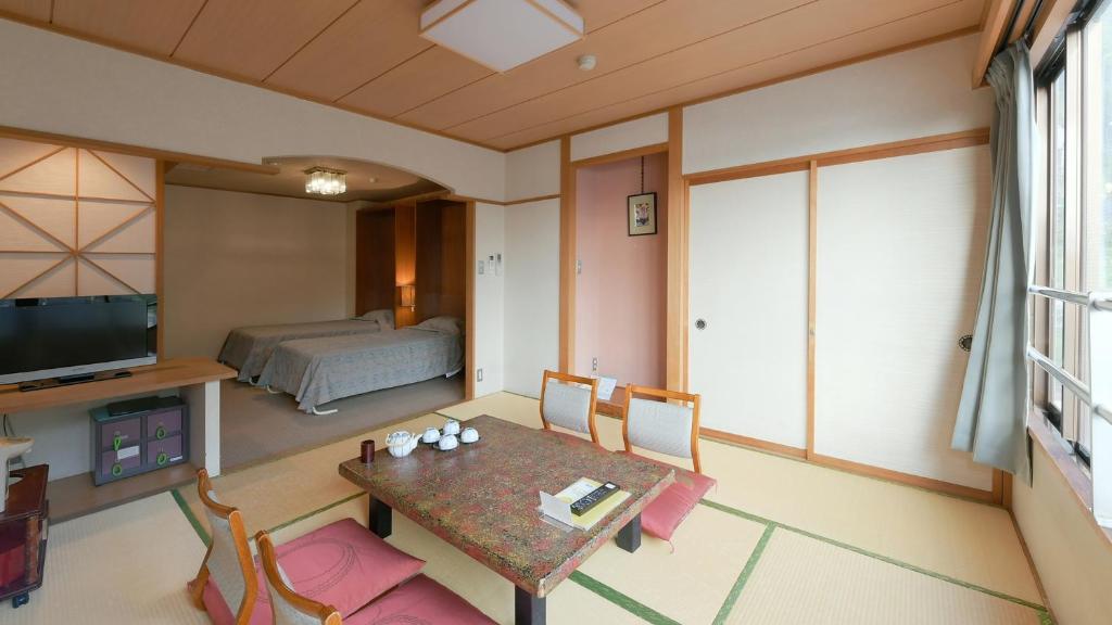 Hotel Koryu Tatami Room