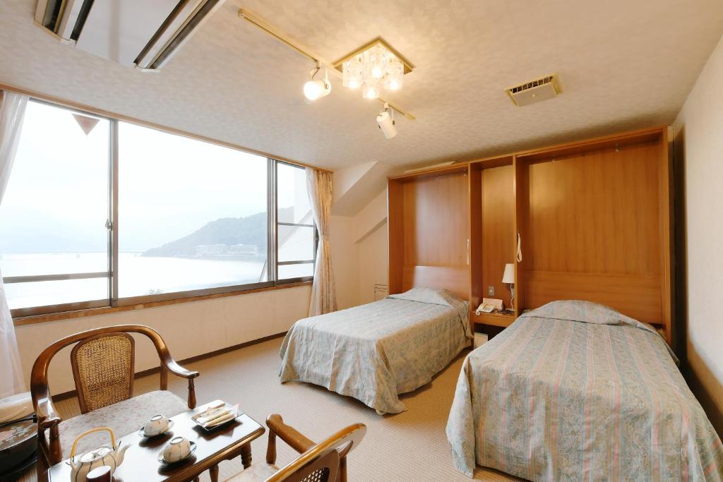 Hotel Koryu Twin Room