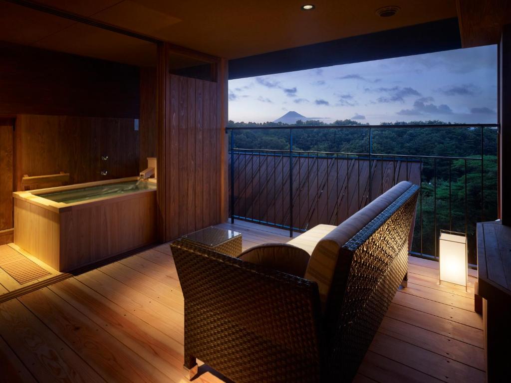 Hotel Laforet Shuzenji Sanshi Suimei Private Onsen Balcony